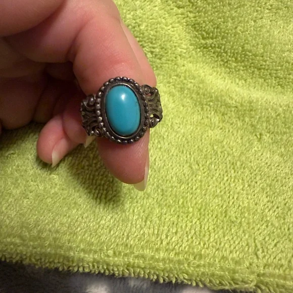 Vintage Avon Turquoise and Silver Ornate Ring - Picture 2 of 11